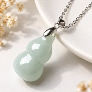 Calebasse en jade, néphrite sculptée et polie