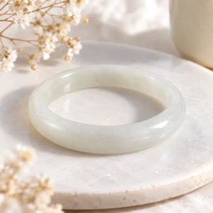 Jonc en néphrite blanche, bracelet fermé
