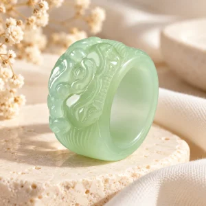 Bague en jade sculpté, anneau à motif