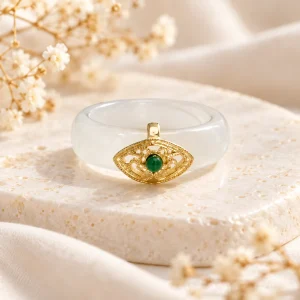 Bague mauvais oeil en jade blanc