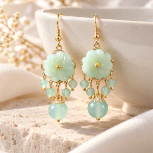 Boucles d’oreilles fleur en jade à pampilles