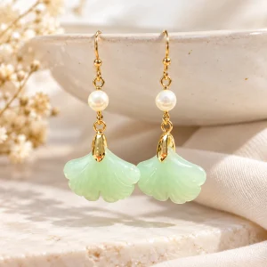 Boucles d’oreilles feuille de ginkgo en jade