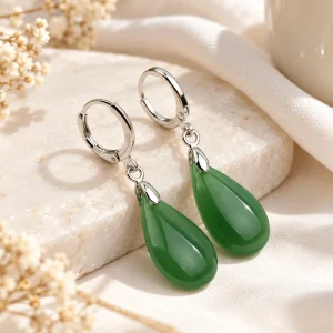 Boucles d’oreilles en jade vert foncé, goutte