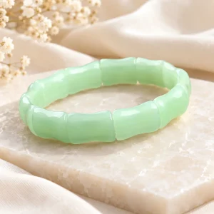 Bracelet de jade en segments de bambou