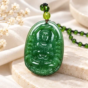 Pendentif Guanyin en jade