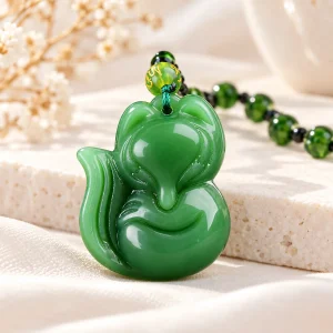 Pendentif renard en jade